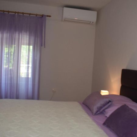 Apartments Sabina I Grapes Malinska Exterior photo