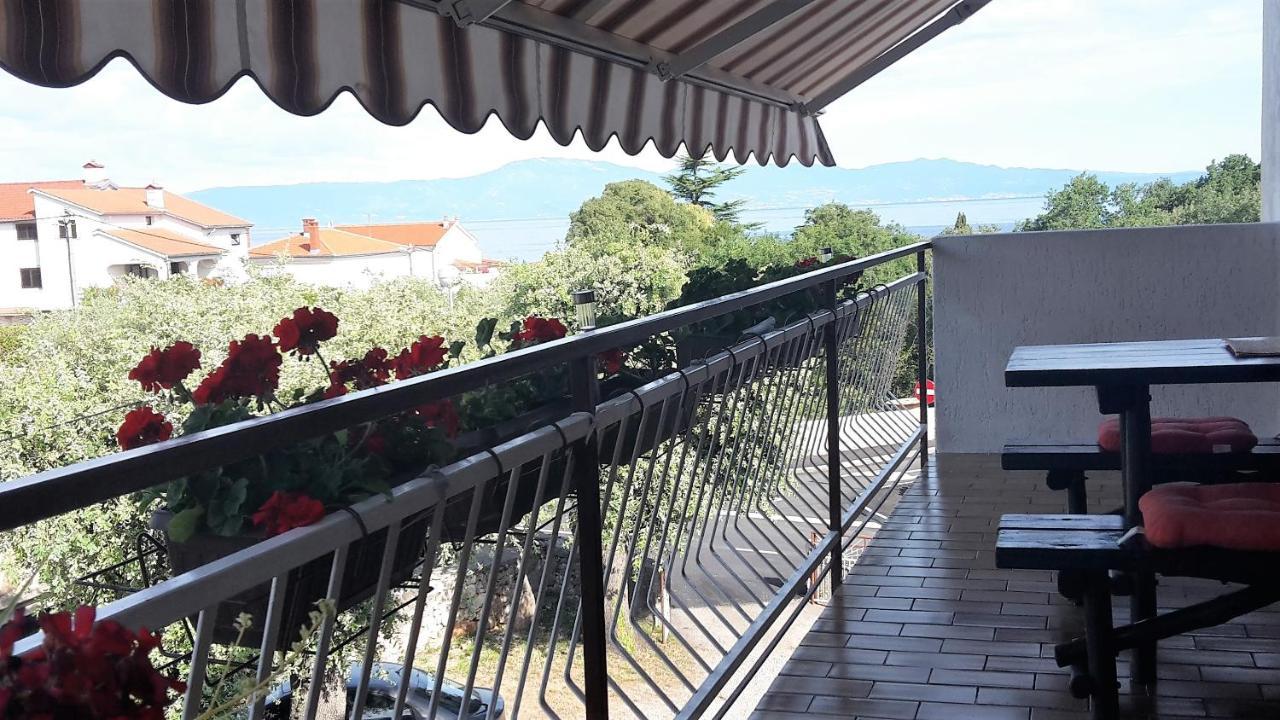 Apartments Sabina I Grapes Malinska Exterior photo