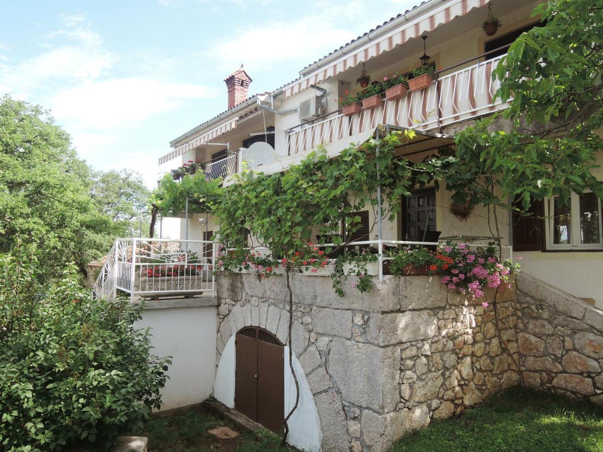 Apartments Sabina I Grapes Malinska Exterior photo