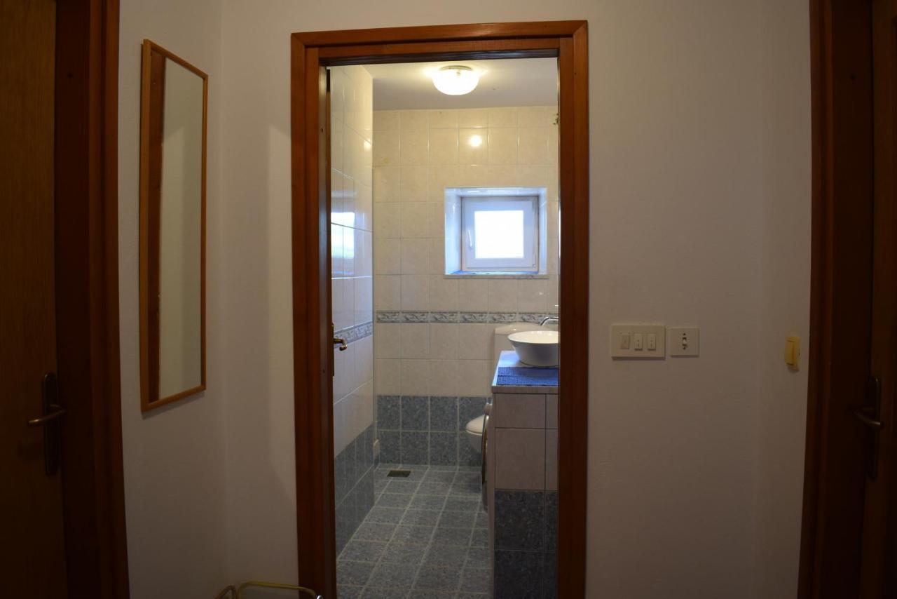 Apartments Sabina I Grapes Malinska Exterior photo