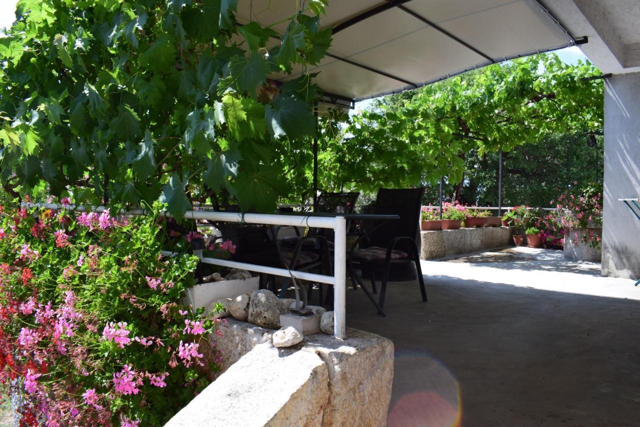 Apartments Sabina I Grapes Malinska Exterior photo