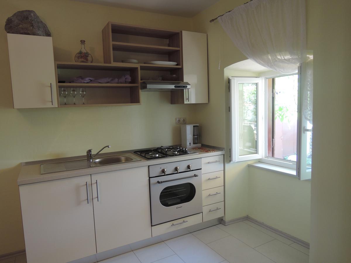 Apartments Sabina I Grapes Malinska Exterior photo