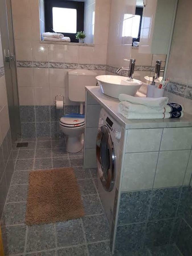 Apartments Sabina I Grapes Malinska Exterior photo